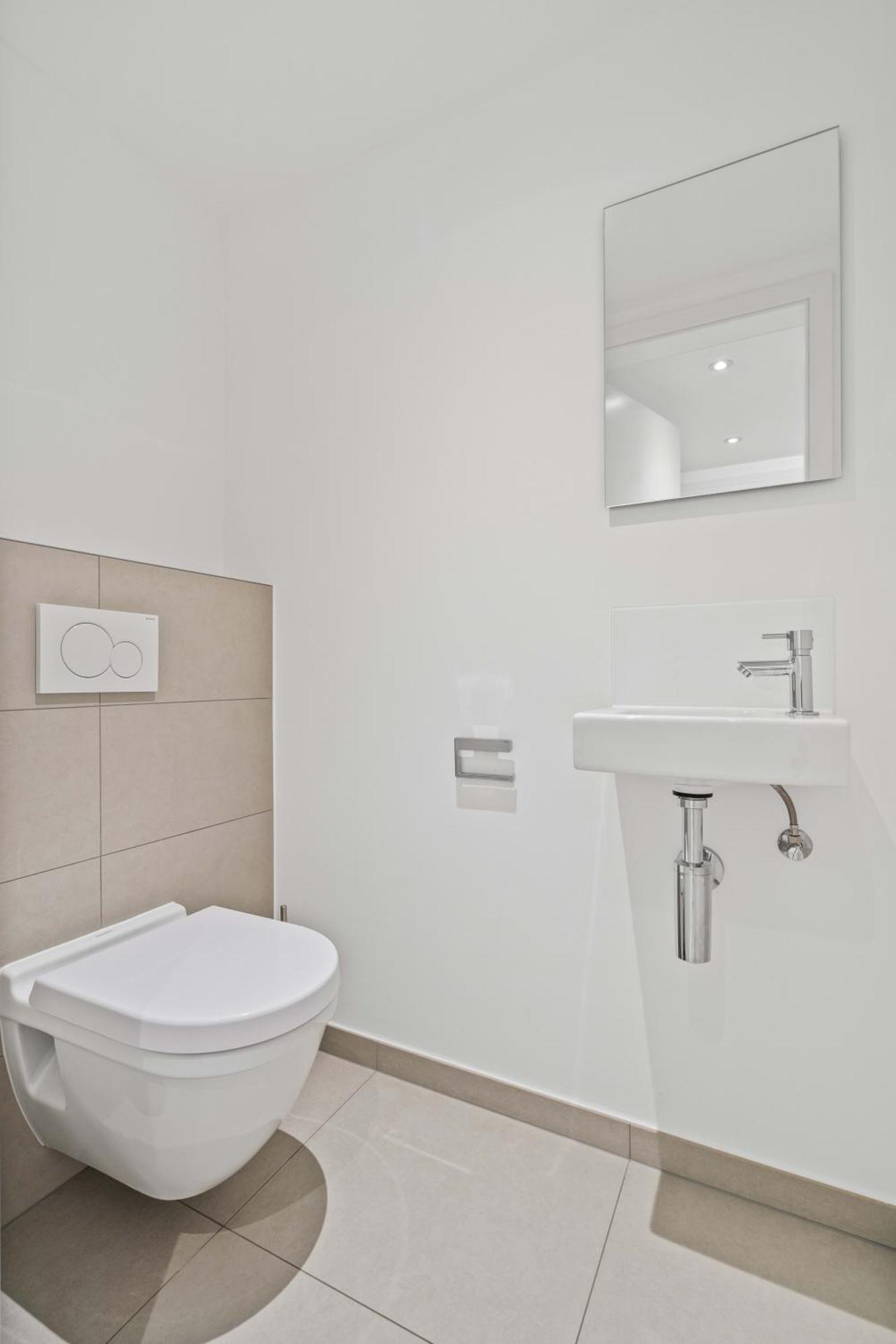 Modern 1-br With Balcony In Cessange Luxemburg